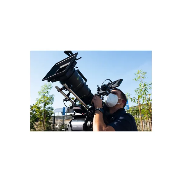 ARRI 16-32mm T2.8 Signature Zoom Lens with LPL Mount (Feet)