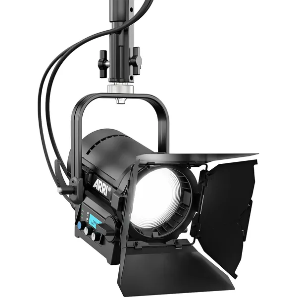ARRI L5-C Plus RGB LED Fresnel Light con kit de cable de red (negro, operado por poste)
