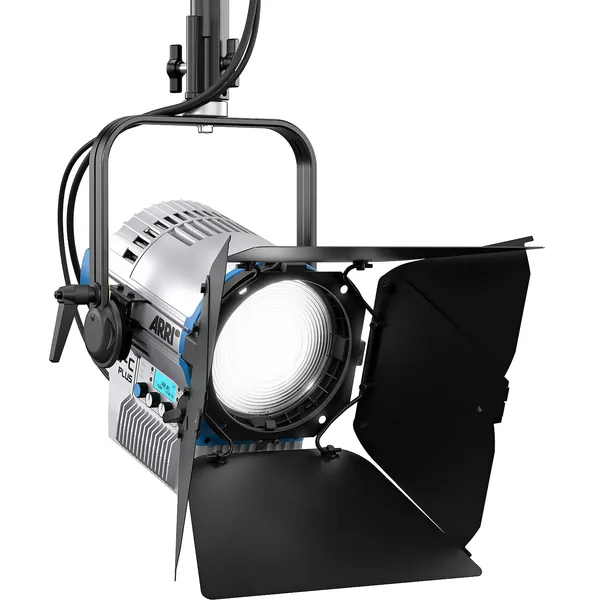 ARRI L7-C Plus RGB LED Fresnel Light con kit de cable de alimentación de 23′ (azul/plateado, operado por poste)