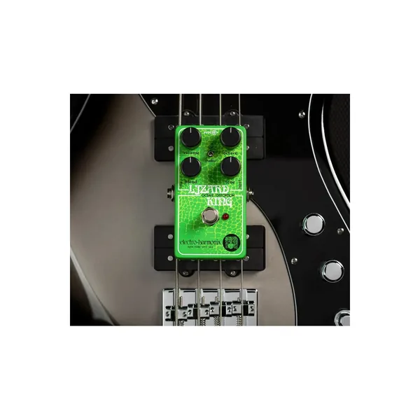 Pedal de octava y fuzz para bajo Electro-Harmonix Lizard King