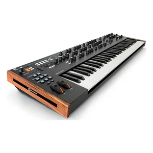 Novation Summit-Img-168875
