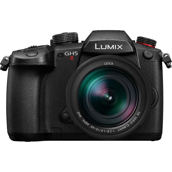 Cámara sin espejo Panasonic LUMIX GH5 II con lente de 12-60 mm y kit de accesorios