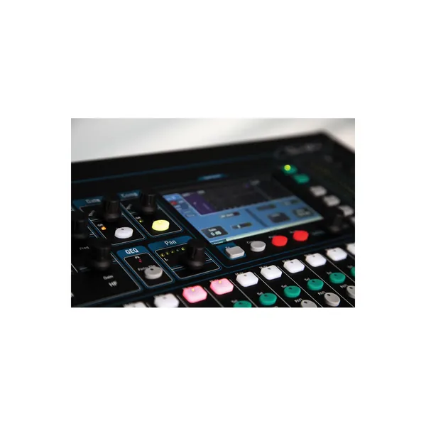 Mezclador digital Allen & Heath Qu-24C de 30 entradas y 24 salidas (edición Chrome)