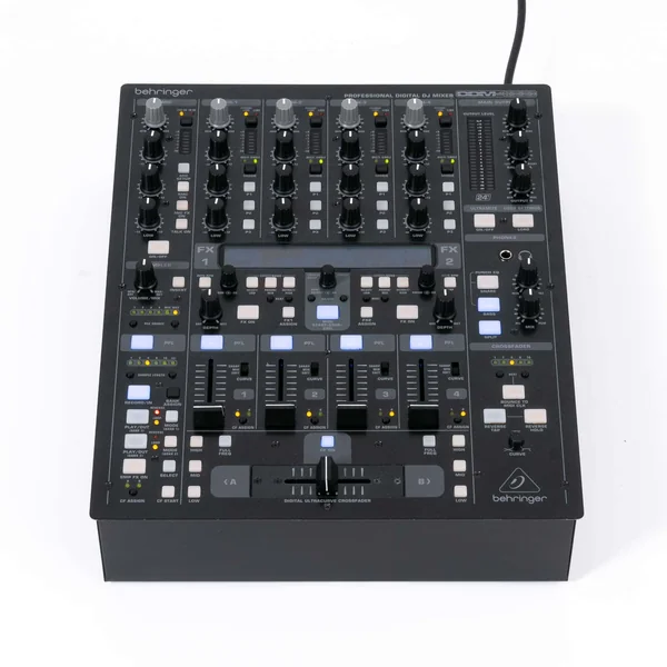 Behringer DDM 4000 Bundle II