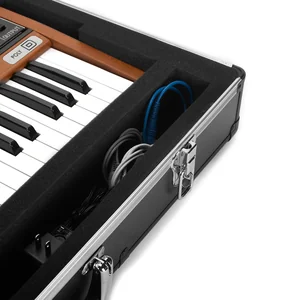 Behringer Poly D Bag Bundle