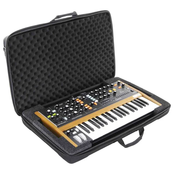 Behringer Poly D Bag Bundle