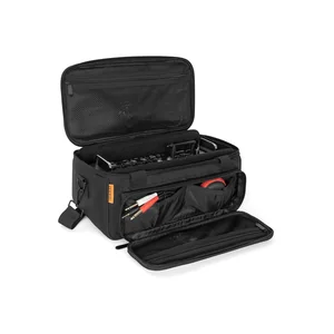 Behringer X Air XR16 Bag Bundle