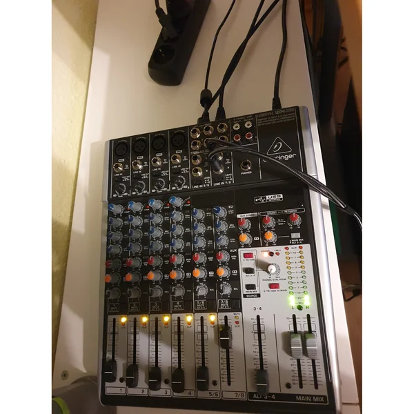 Behringer Xenyx 1204USB Bundle