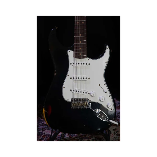 Fender 65 Strat BLK Relic