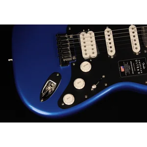 Fender Am Ultra II Strat HSS EB NBL
