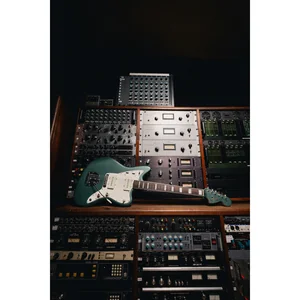 Fender AV II 66 Jazzmaster RW SHM