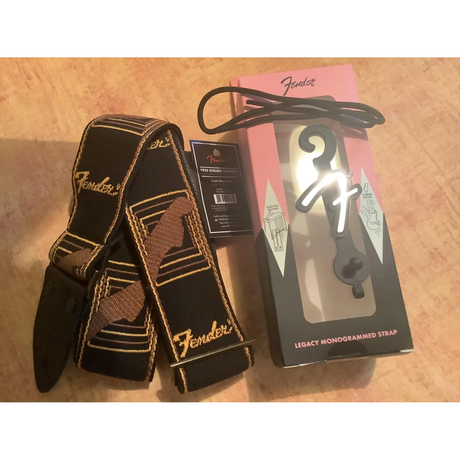 Fender Legacy Vintage Monogram Strap