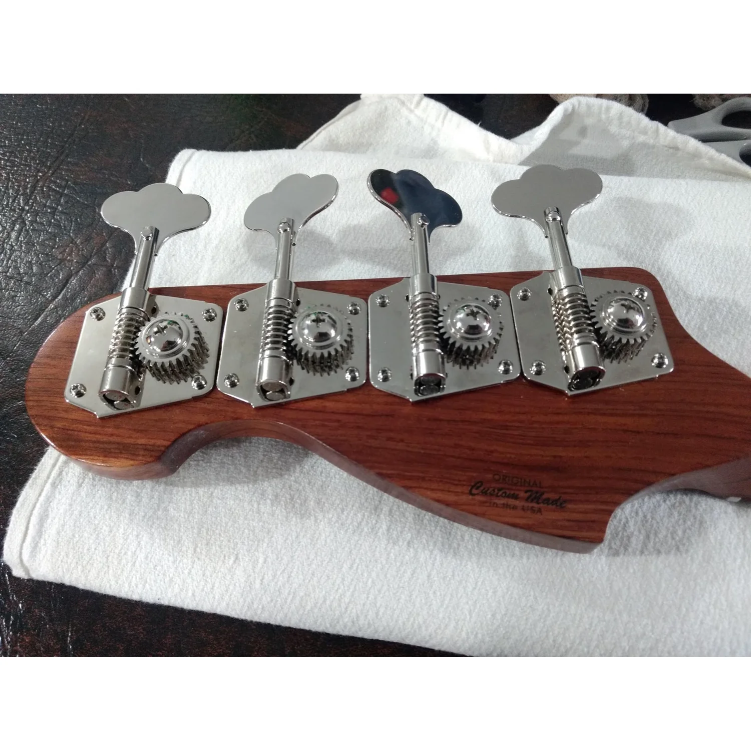 Fender Pure Vintage Bass Machine Head