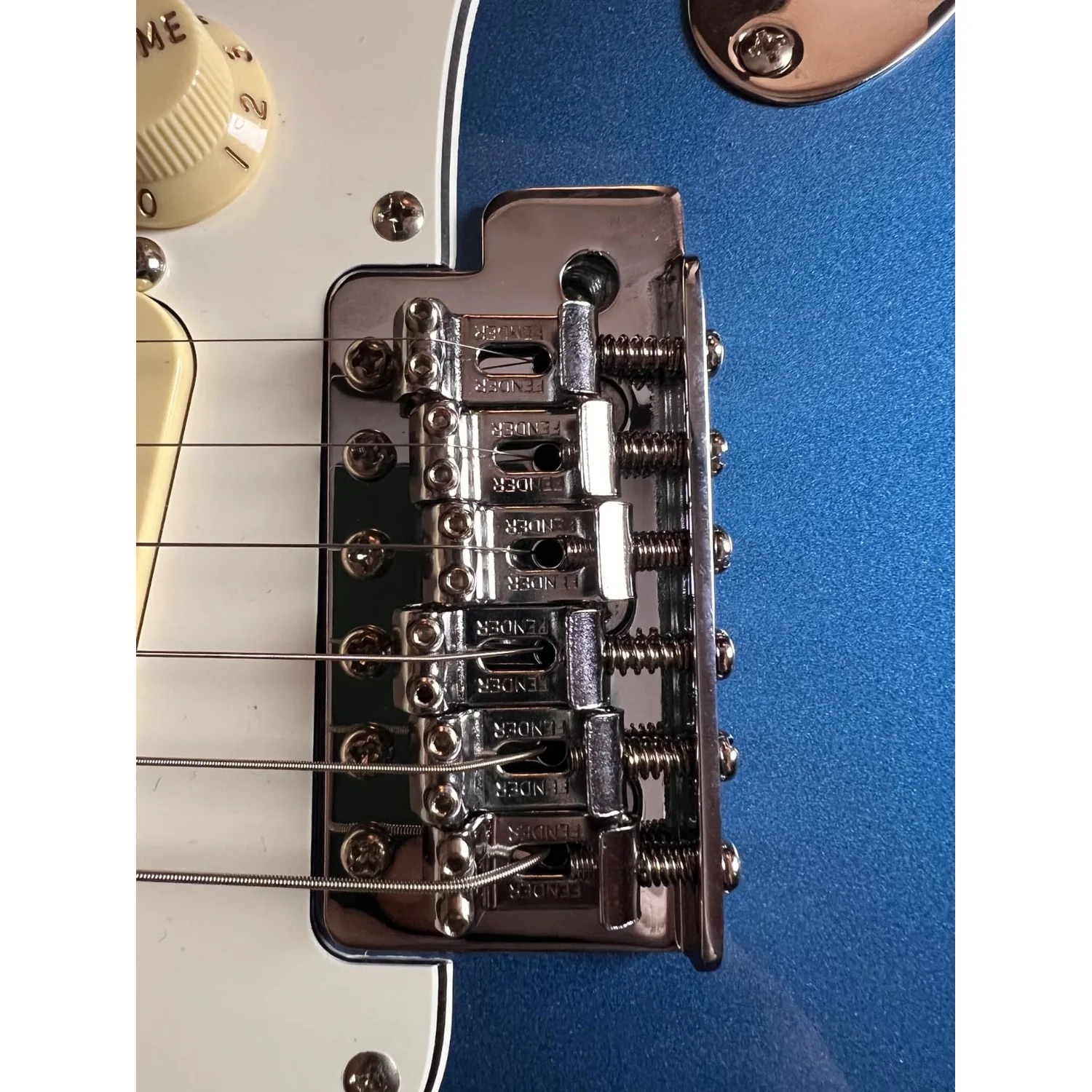 Fender Vintage-Style Strat Tremolo CR