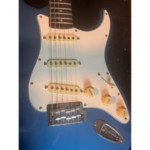 Fender Vintage-Style Strat Tremolo CR