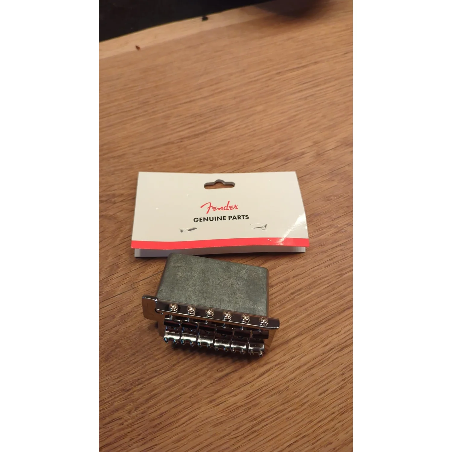 Fender Vintage-Style Strat Tremolo CR
