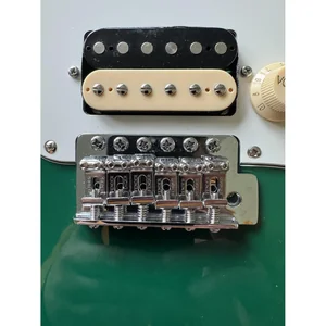 Fender Vintage-Style Strat Tremolo CR