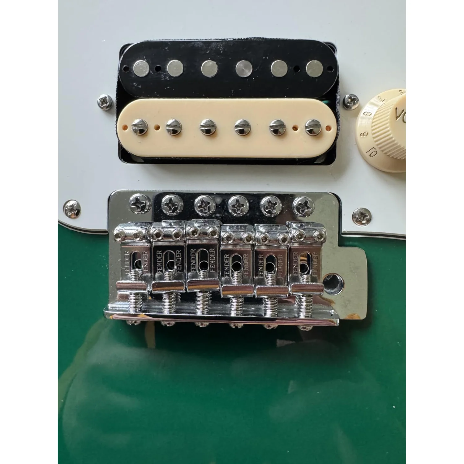Fender Vintage-Style Strat Tremolo CR