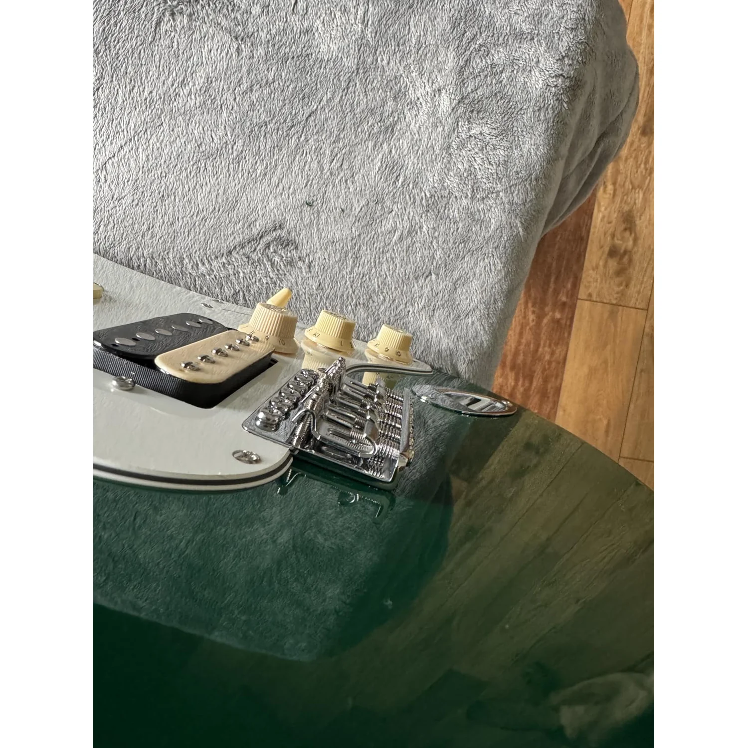 Fender Vintage-Style Strat Tremolo CR