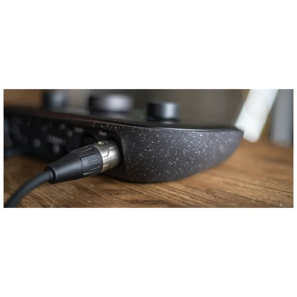Focusrite Vocaster Two Headphone Bundle