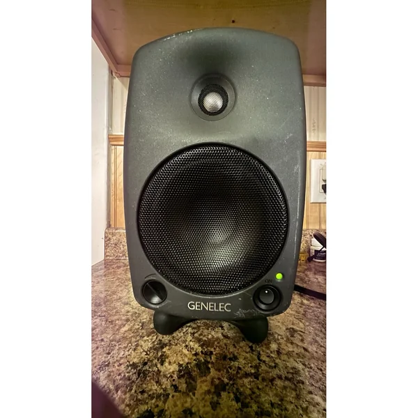 Genelec 8030 CP ARC Studio Bundle