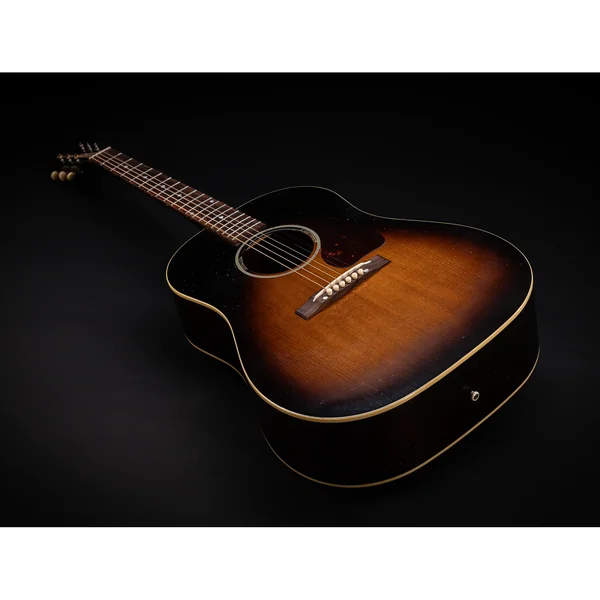 Gibson 1942 Banner J-45 VS Light Aged