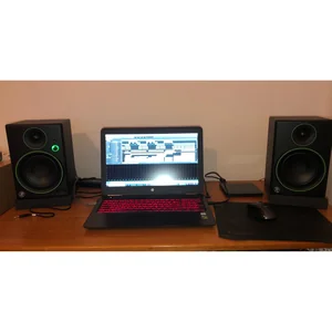 Mackie CR8 BT