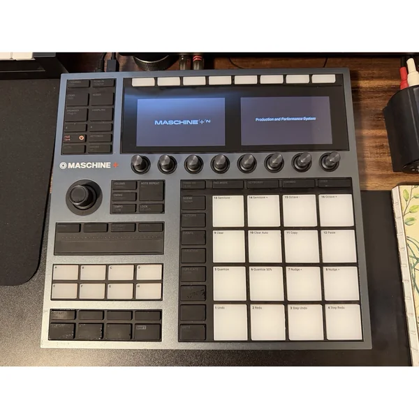 Native Instruments Maschine + Bundle