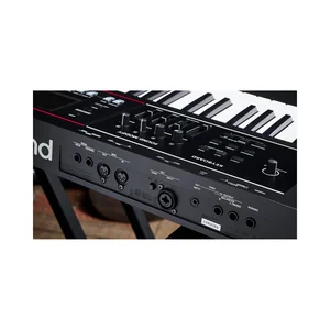 Roland Juno-D7