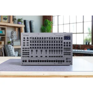 Roland TR-1000