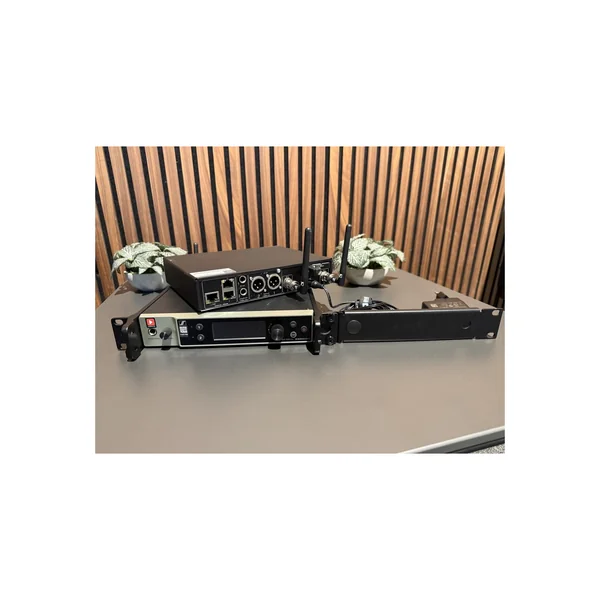 Sennheiser EW-DX EM 2 Dante Q1-9