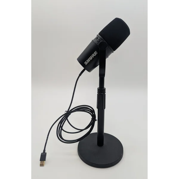 Shure MV7i Desktop Stand Bundle