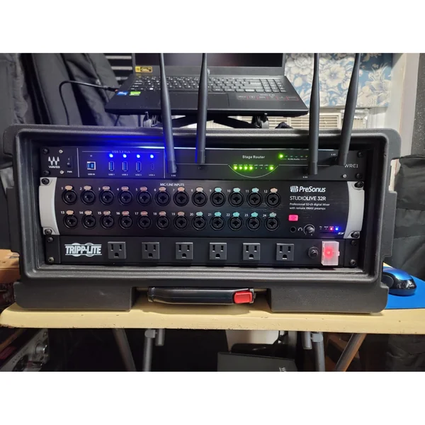 SKB R4UW Roto Rolling Rack