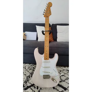Squier CV 50s Strat MN WHB Bundle