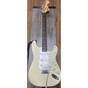 Squier CV 50s Strat MN WHB Bundle