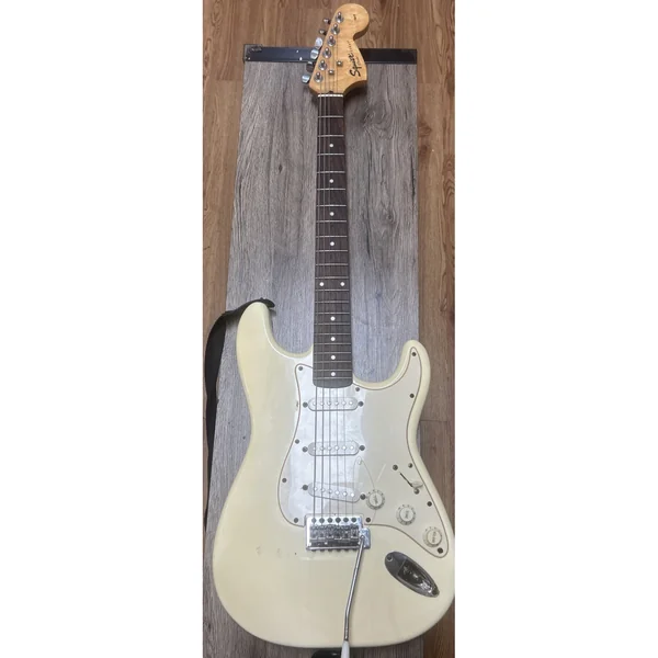 Squier CV 50s Strat MN WHB Bundle