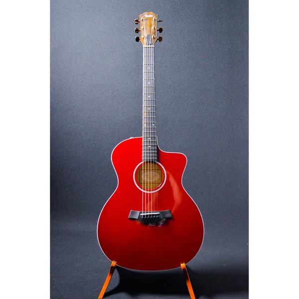 Taylor 214ce-RED DLX