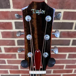 Taylor Custom #25: Le Rouge