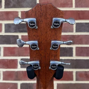 Taylor Custom #25: Le Rouge