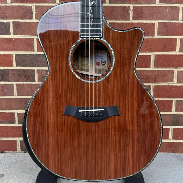 Taylor Custom #3: Canela