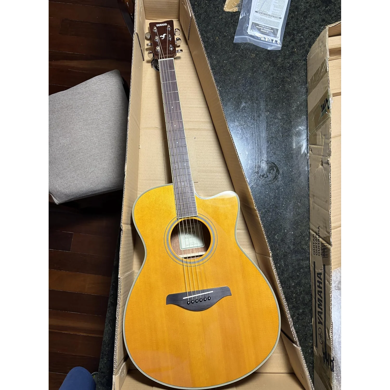 Yamaha FSC-TA Vintage Tint