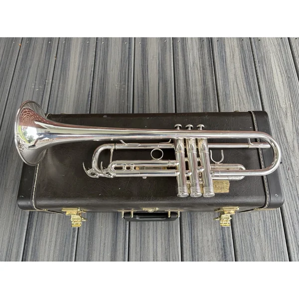 Yamaha YTR-8335S 04 Trumpet