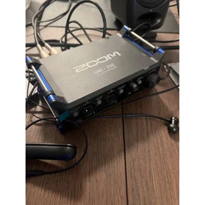 Zoom UAC-232