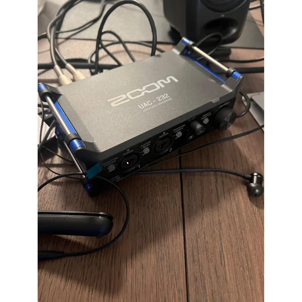 Zoom UAC-232